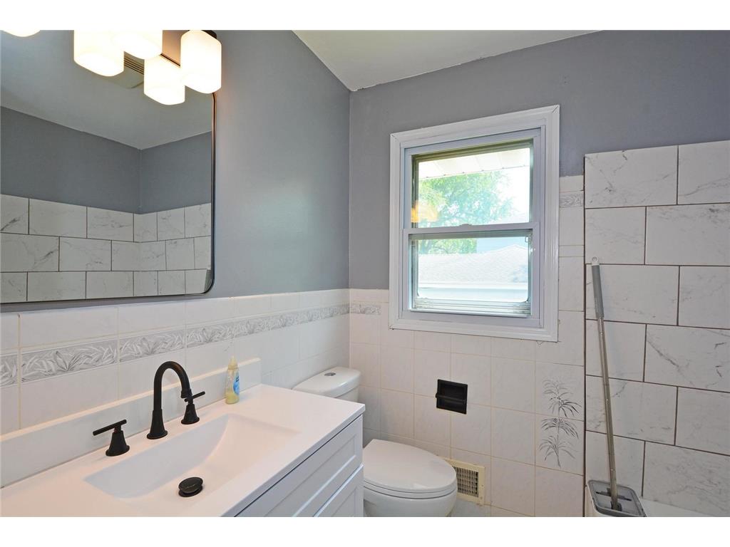 7500 Janell Avenue N Brooklyn Park MN 55428 7074575 image20