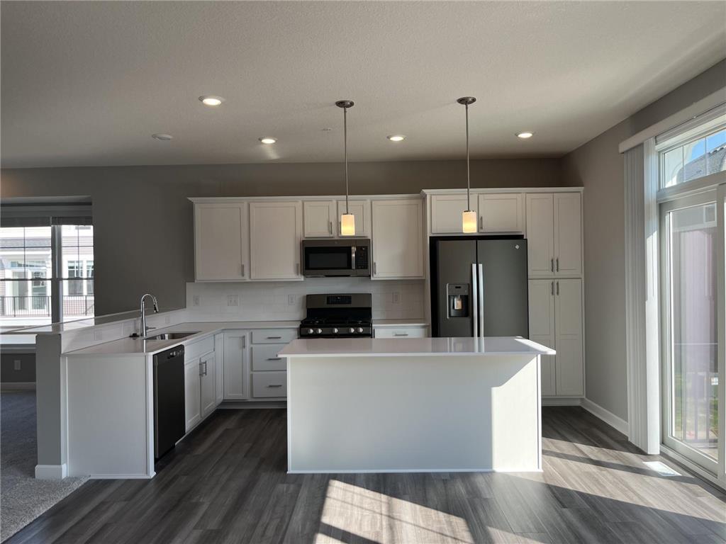 7501 38th Street N Oakdale MN 55128 6476127 image1