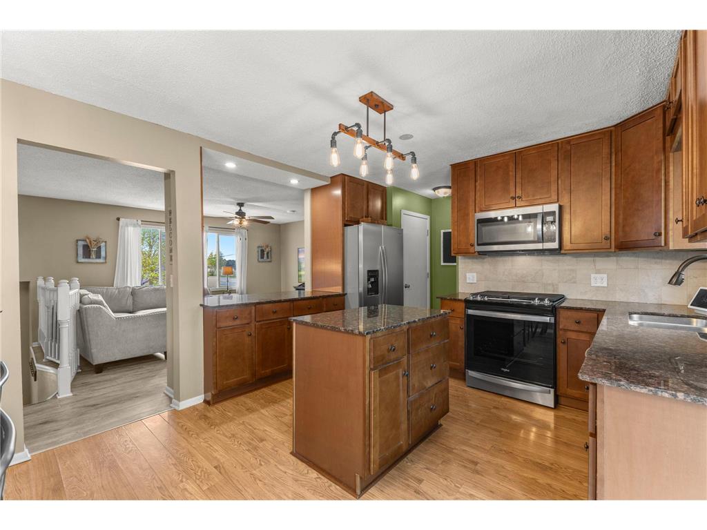 7501 82nd Avenue N Brooklyn Park MN 55445 7062449 image3