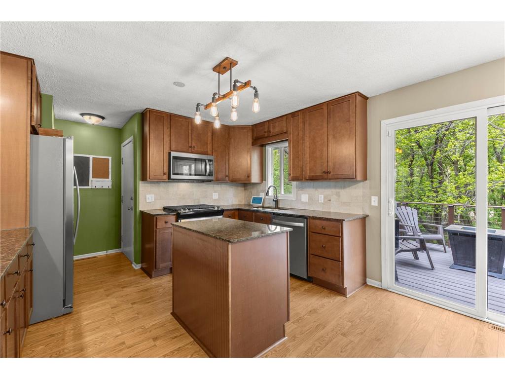 7501 82nd Avenue N Brooklyn Park MN 55445 7062449 image4