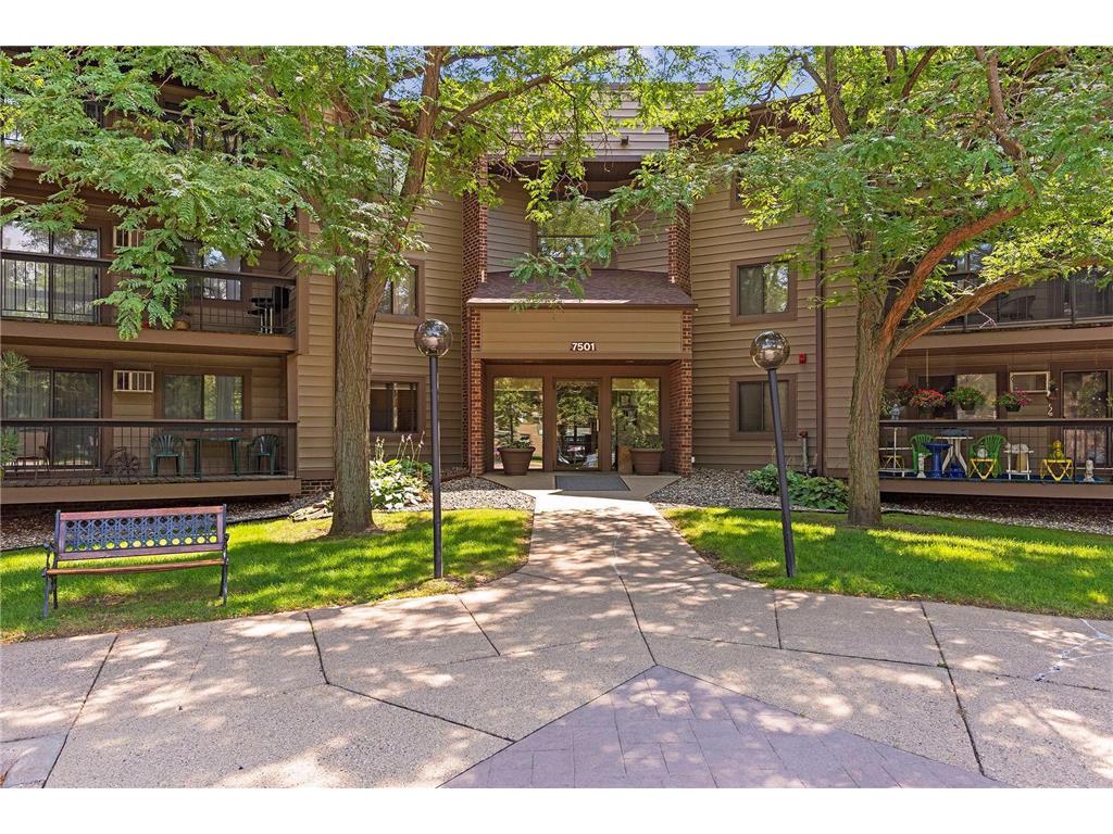 7501 W 101st Street 304, Bloomington, MN 55438 MLS 6250998 Edina