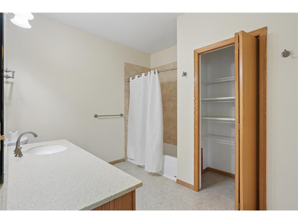 7503 5th Street N Oakdale MN 55128 7046932 image18