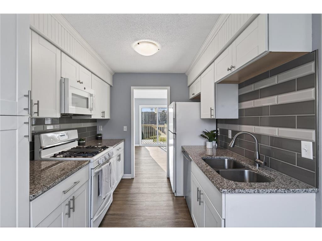 7503 Whitney Drive Apple Valley MN 55124 7055501 image1