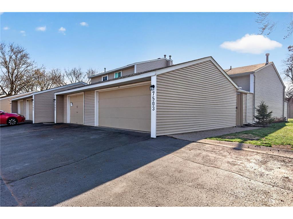 7503 Whitney Drive Apple Valley MN 55124 7055501 image2