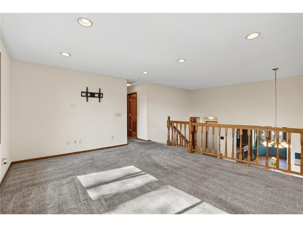 7505 Edgewood Drive Mounds View MN 55112 7062409 image13