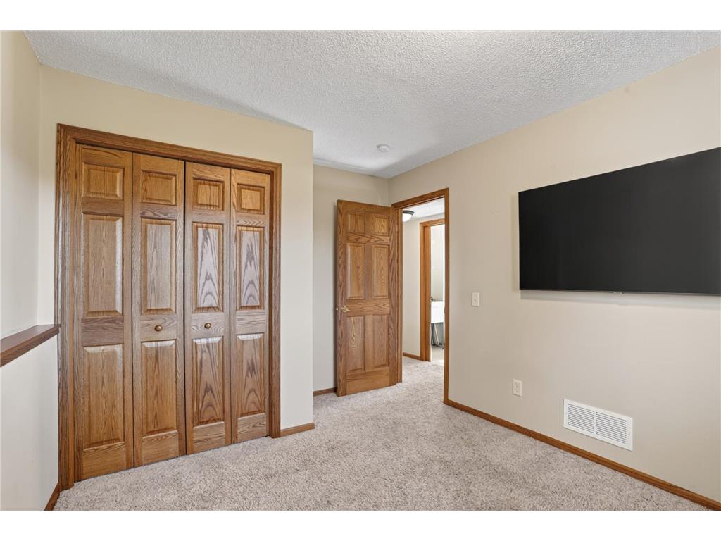 7505 Edgewood Drive Mounds View MN 55112 7062409 image24