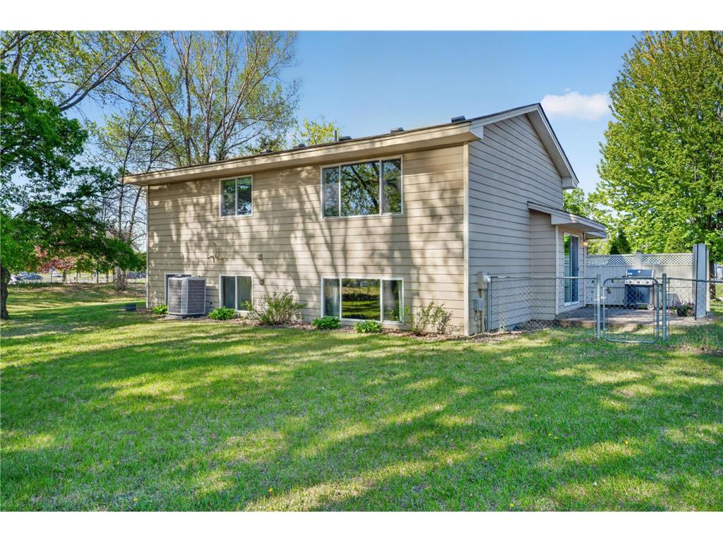 7505 Edgewood Drive Mounds View MN 55112 7062409 image33