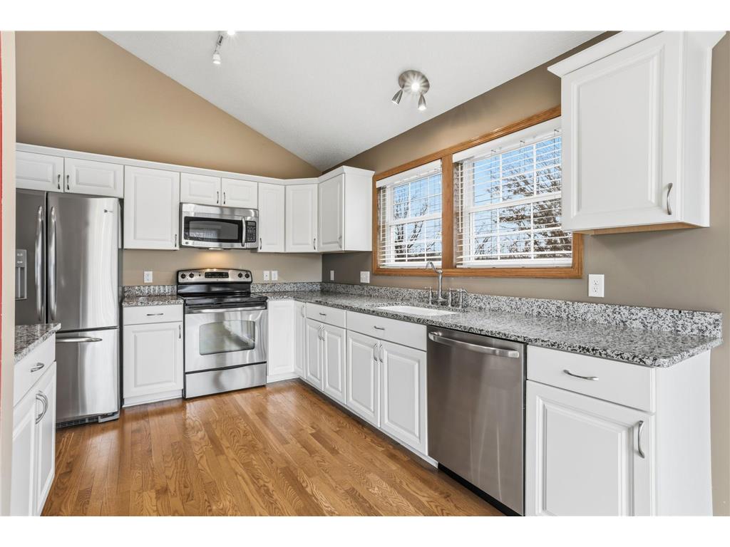 7506 Hampton Lane Shakopee MN 55379 7023750 image2