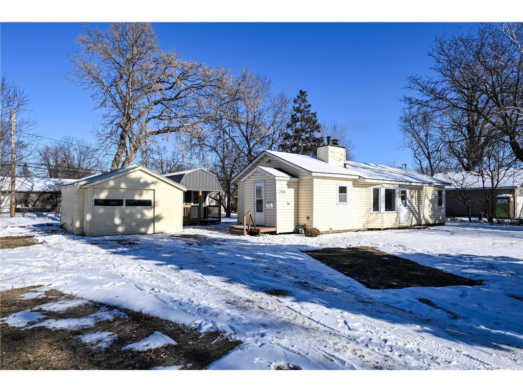 7508 Iris Drive N Brooklyn Park MN 55428 6646409 image1