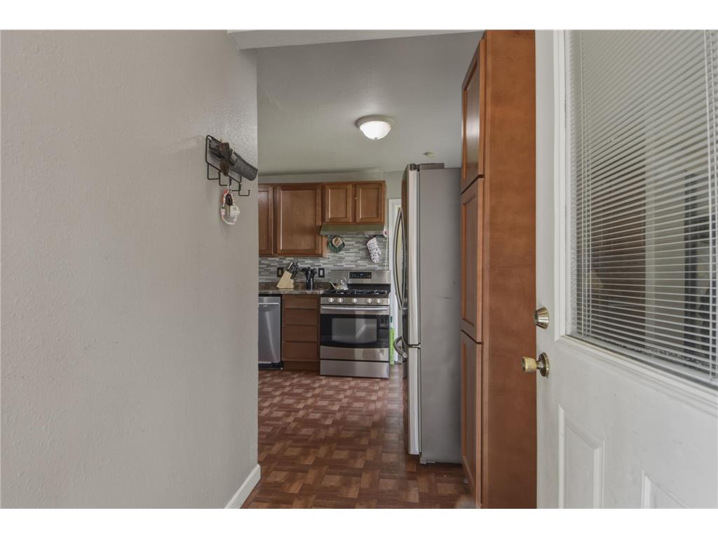 751 Minnehaha Avenue W Saint Paul MN 55104 7061922 image11