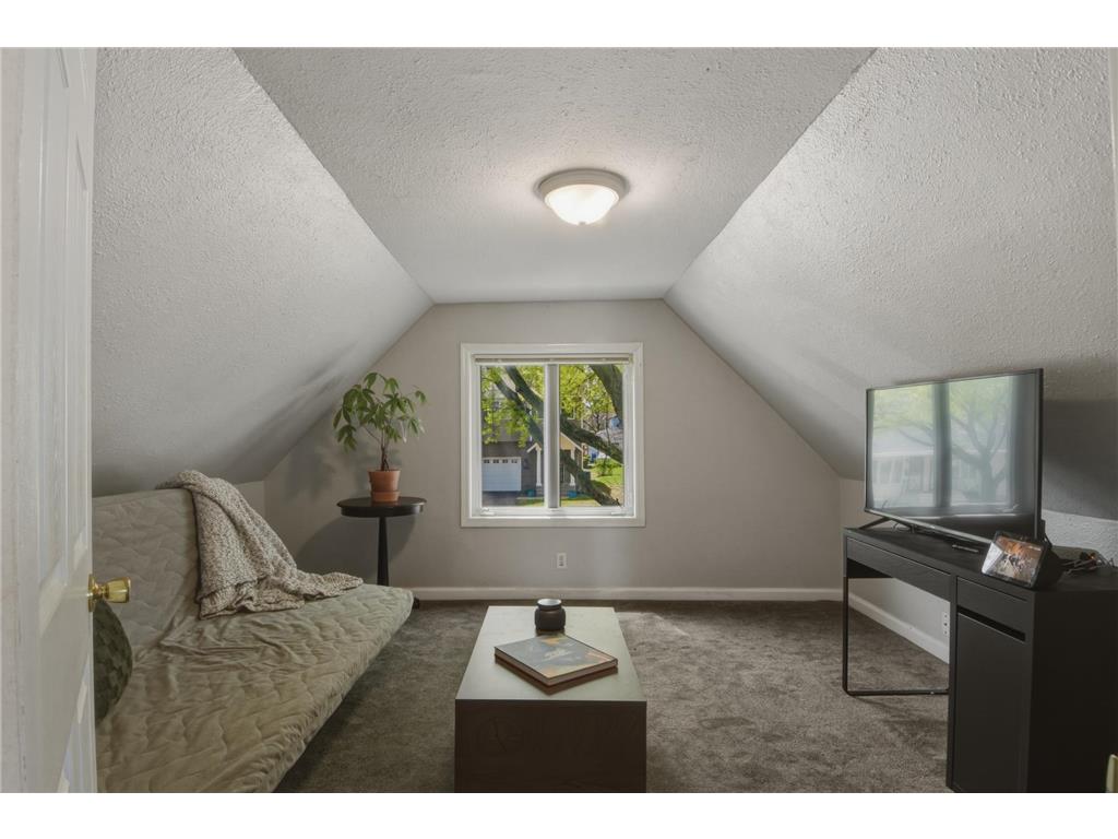 751 Minnehaha Avenue W Saint Paul MN 55104 7061922 image20