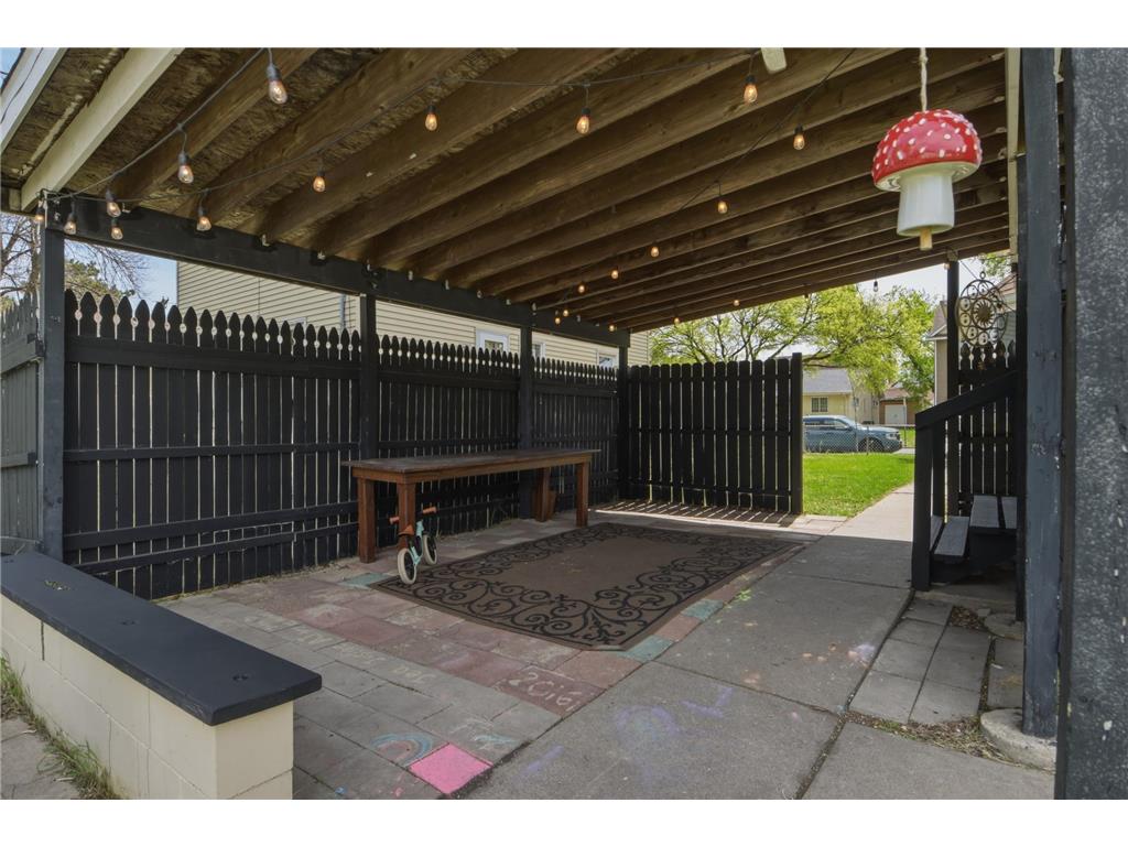 751 Minnehaha Avenue W Saint Paul MN 55104 7061922 image24