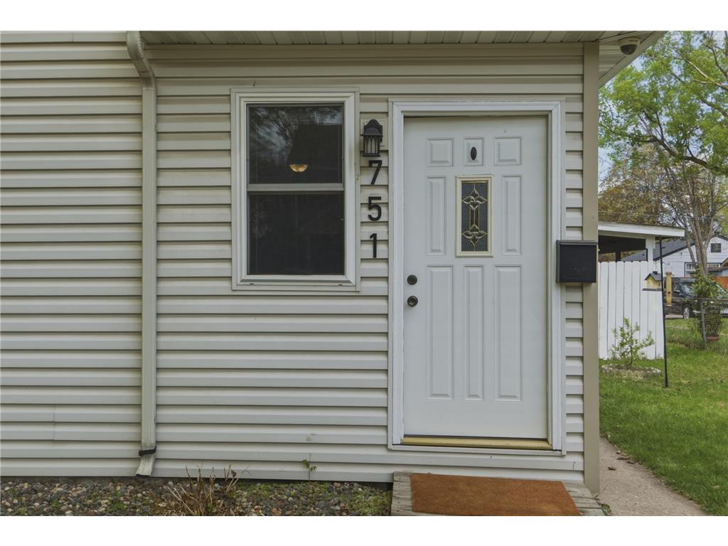751 Minnehaha Avenue W Saint Paul MN 55104 7061922 image3