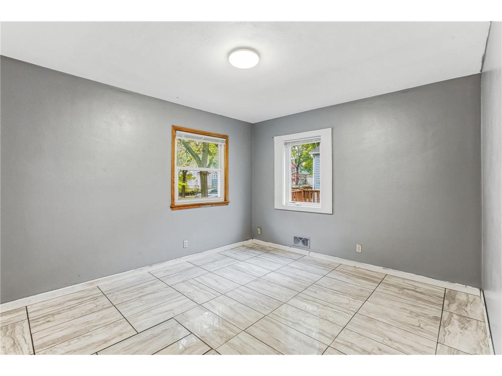 751 Van Buren Avenue Saint Paul MN 55104 6818430 image12