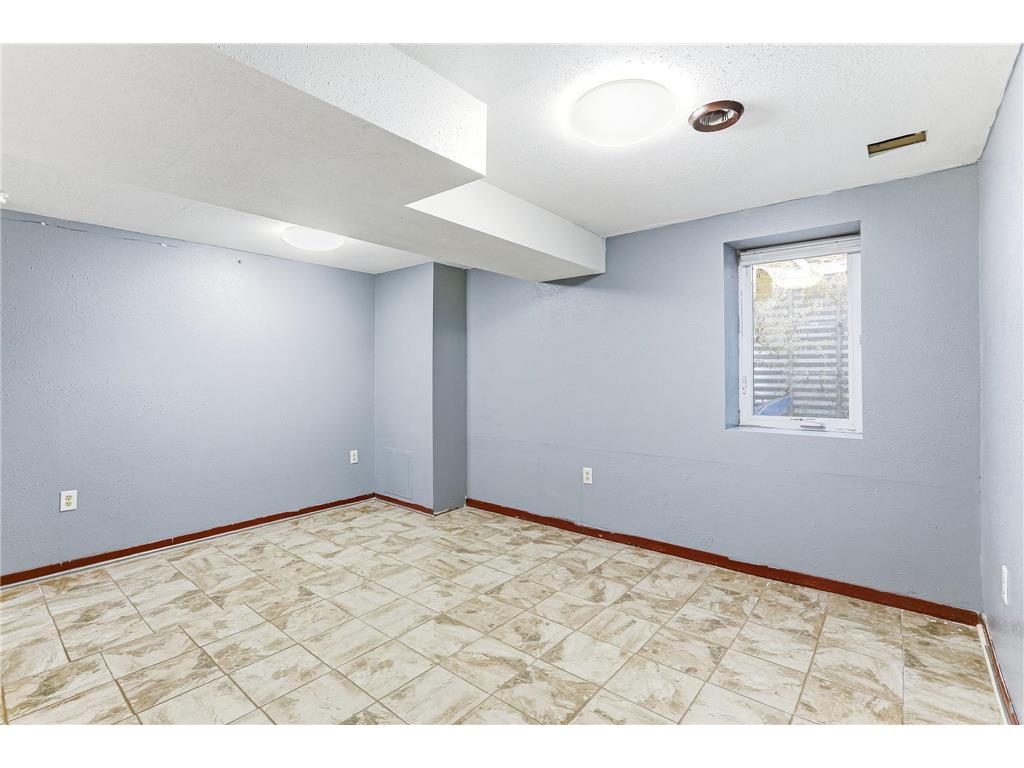 751 Van Buren Avenue Saint Paul MN 55104 6818430 image21