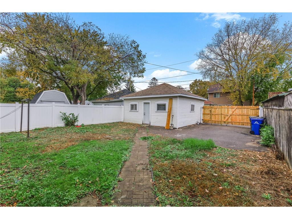 751 Van Buren Avenue Saint Paul MN 55104 6818430 image24