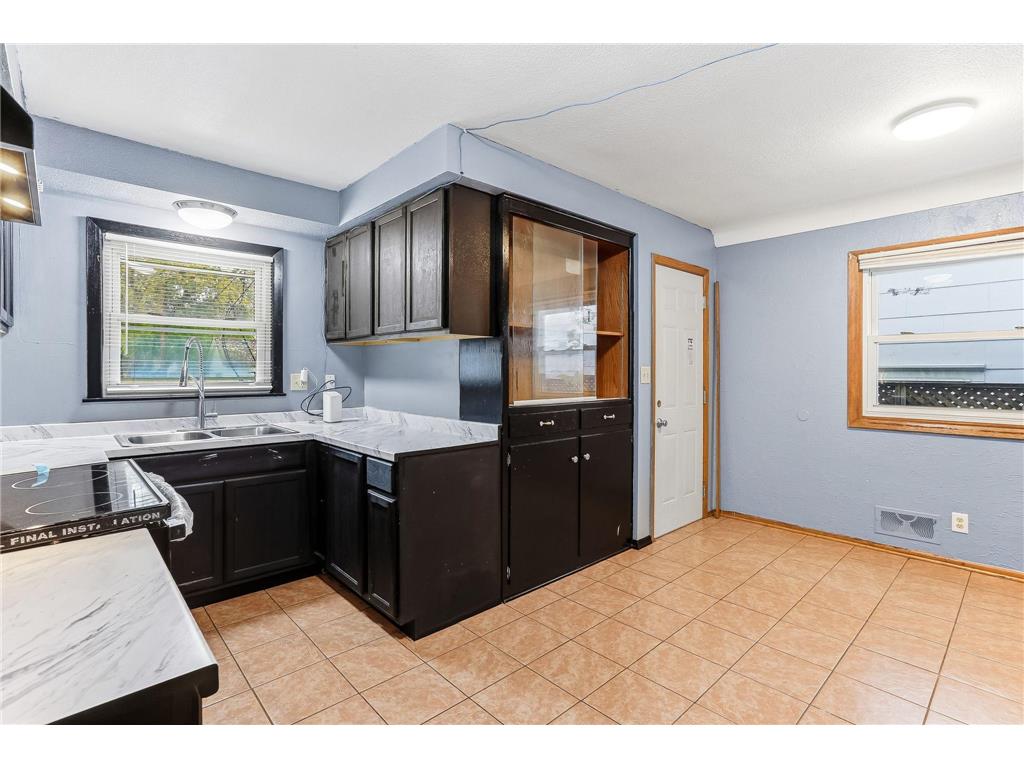 751 Van Buren Avenue Saint Paul MN 55104 6818430 image4