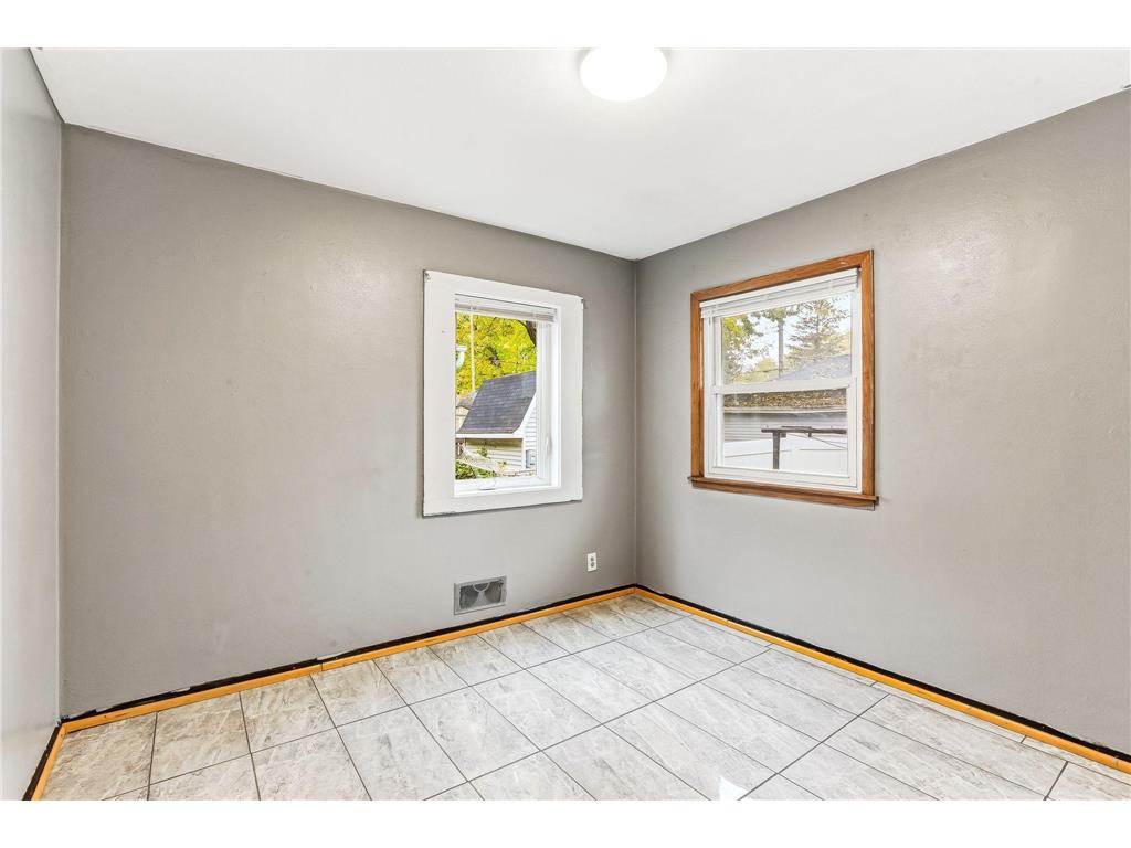 751 Van Buren Avenue Saint Paul MN 55104 6818430 image8