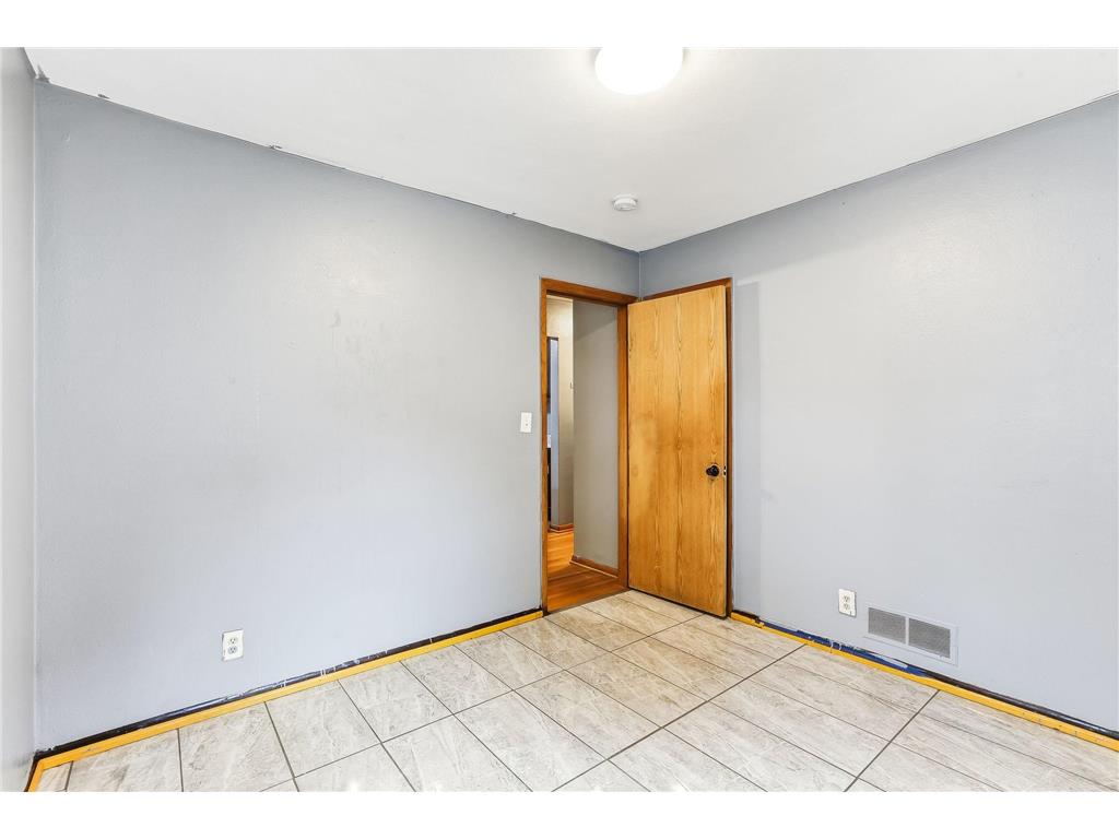 751 Van Buren Avenue Saint Paul MN 55104 6818430 image9