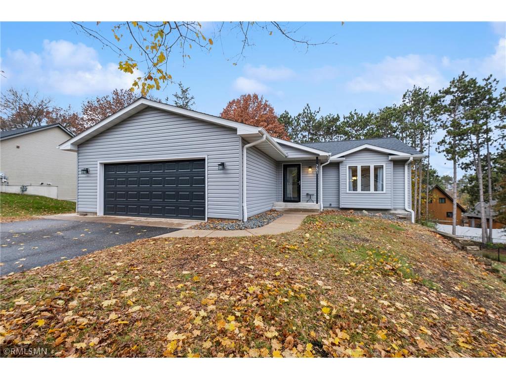 751 Woodcrest Drive N Hudson WI 54016 6622769 image1