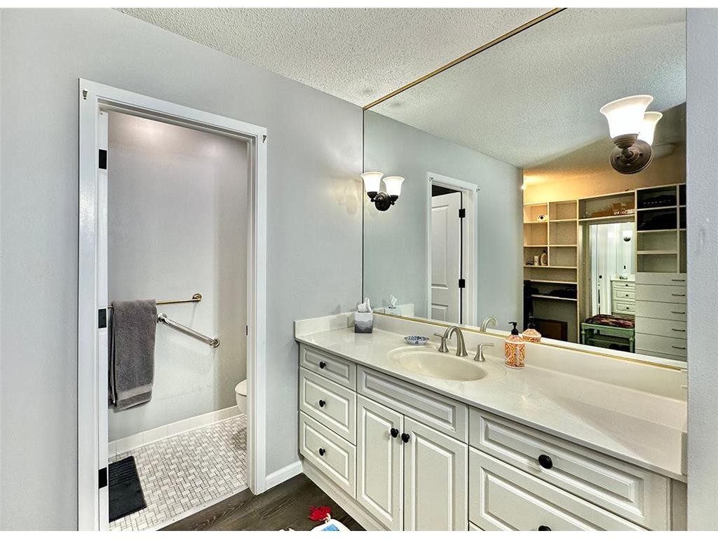 7510 Cahill Road #214B Edina MN 55439 7036596 image16