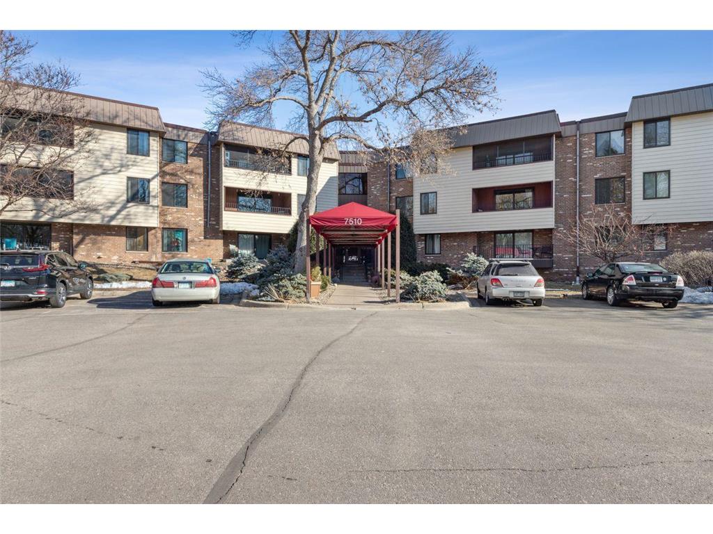 7510 Cahill Road 302B, Edina, MN, 55439 MLS 6347341 Edina Realty