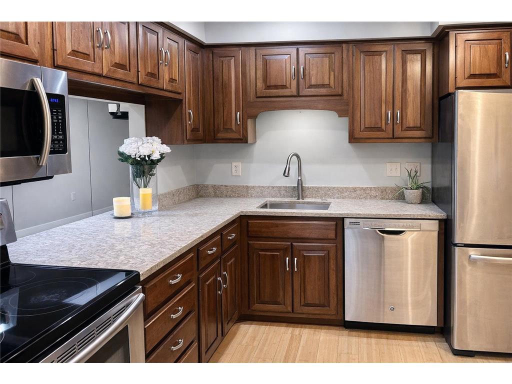 7510 Cahill Road #303B Edina MN 55439 7039222 image1