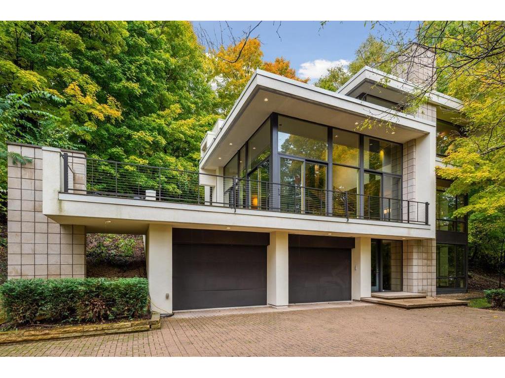 7510 Frontier Trail, Chanhassen, MN 55317 MLS 5493854 Edina Realty