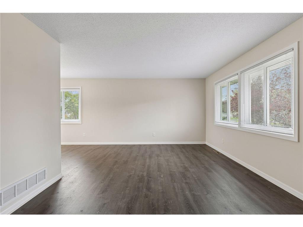 7516 Louisiana Avenue N Brooklyn Park MN 55428 7066652 image4