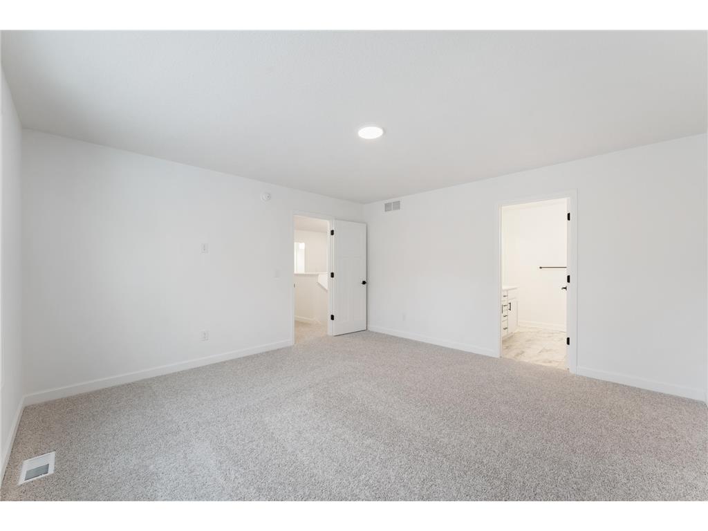 7518 Upper 42nd Street N Oakdale MN 55128 7106029 image10