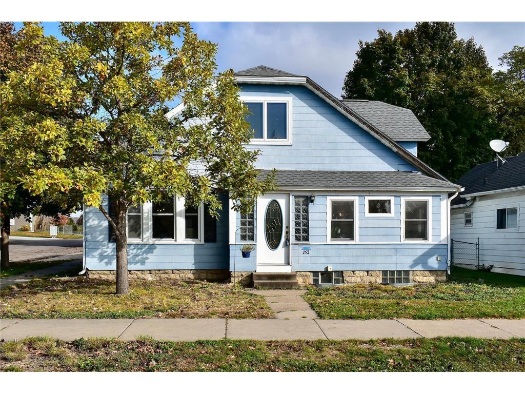 752 E 2nd Street Winona MN 55987 6810142 image1
