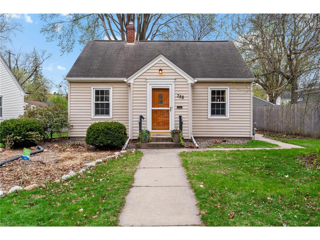 752 Hoyt Avenue W Saint Paul MN 55117 7066713 image1