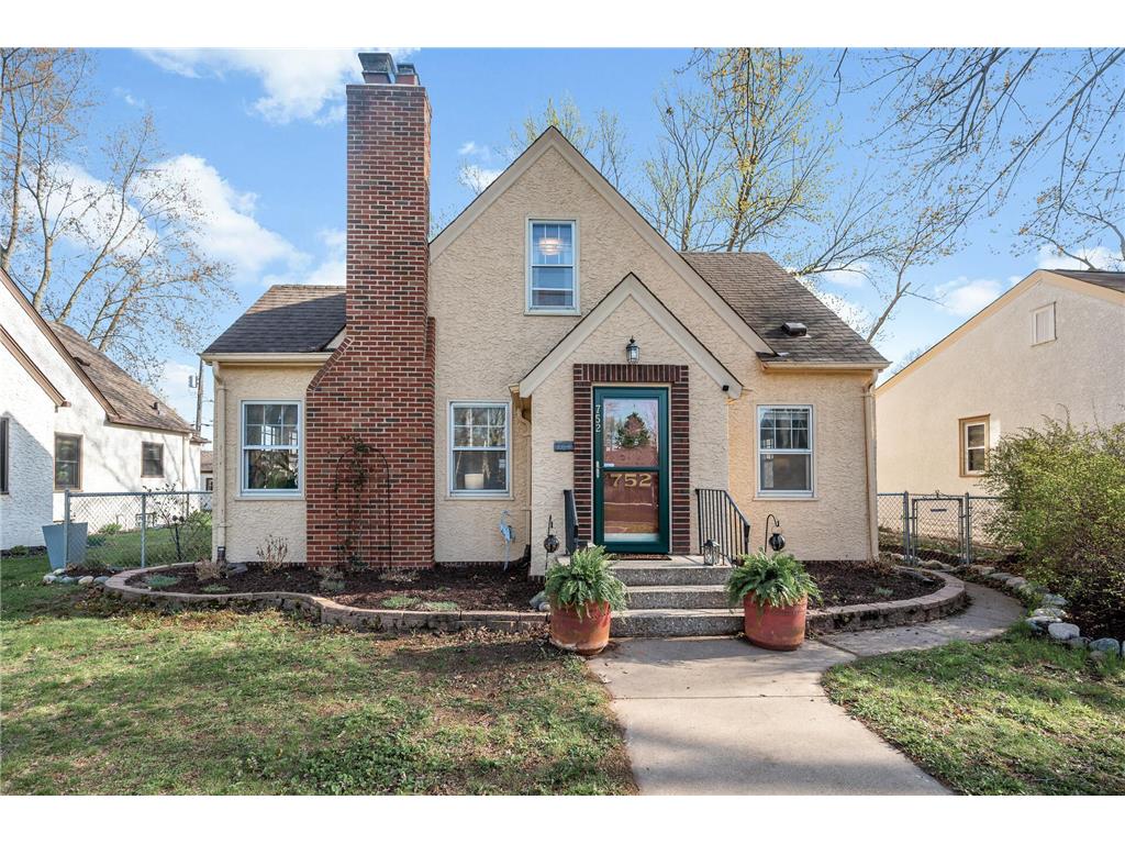 752 Montana Avenue E Saint Paul MN 55106 6489044 image1