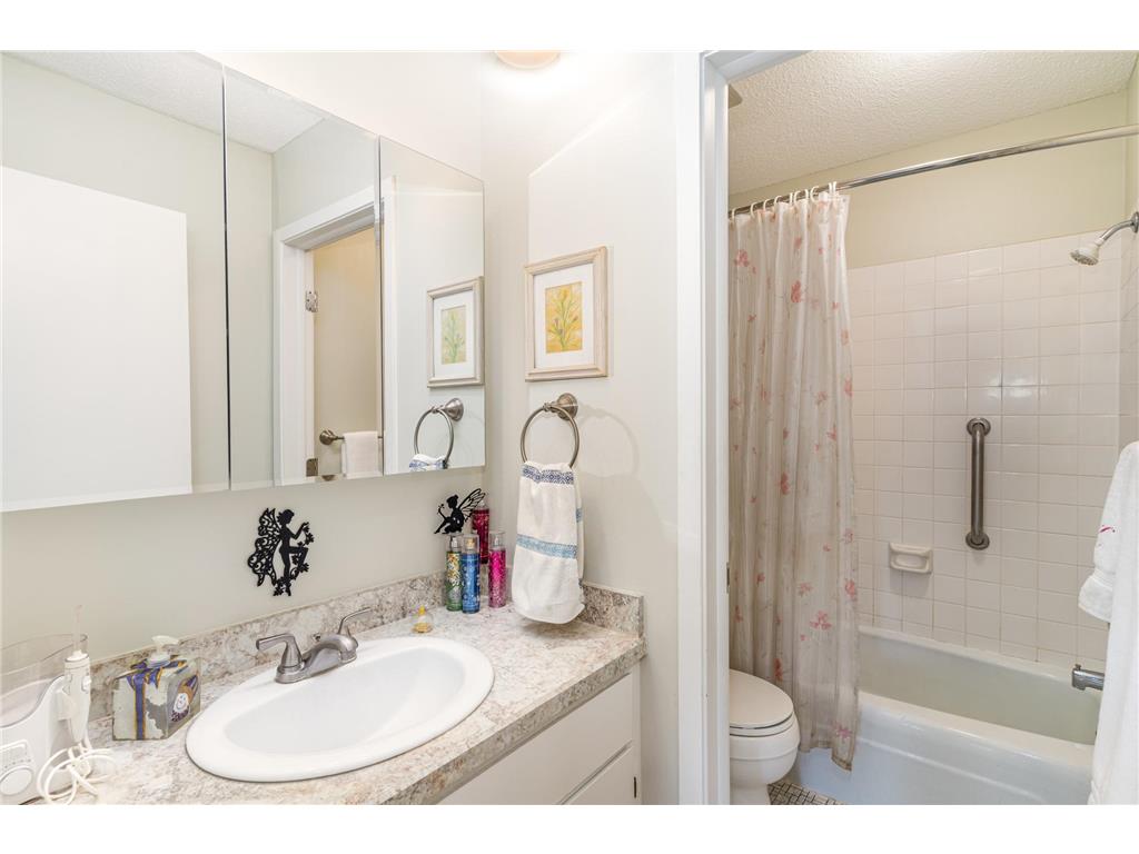 7520 Cahill Road #203A Edina MN 55439 6826883 image16