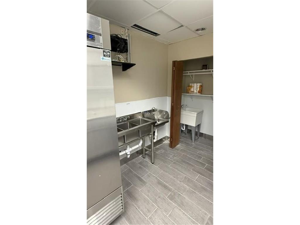 7525 Mitchell Road Eden Prairie MN 55344 7085551 image2