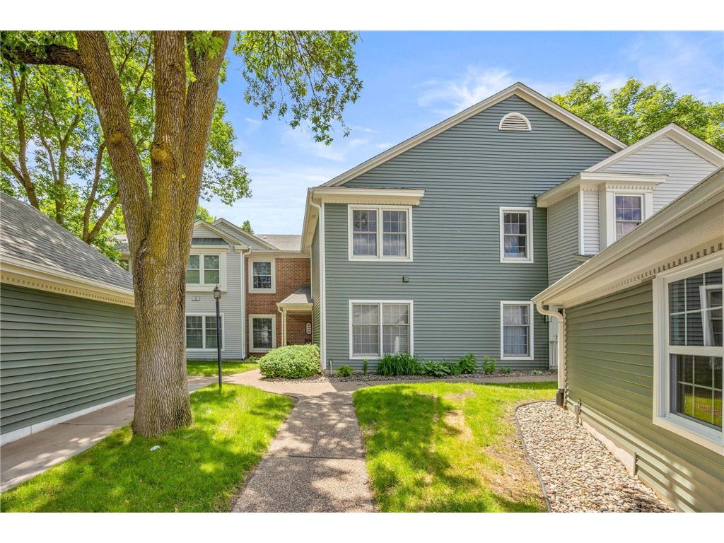 7527 W 110th Street Bloomington MN 55438 6550932 image1