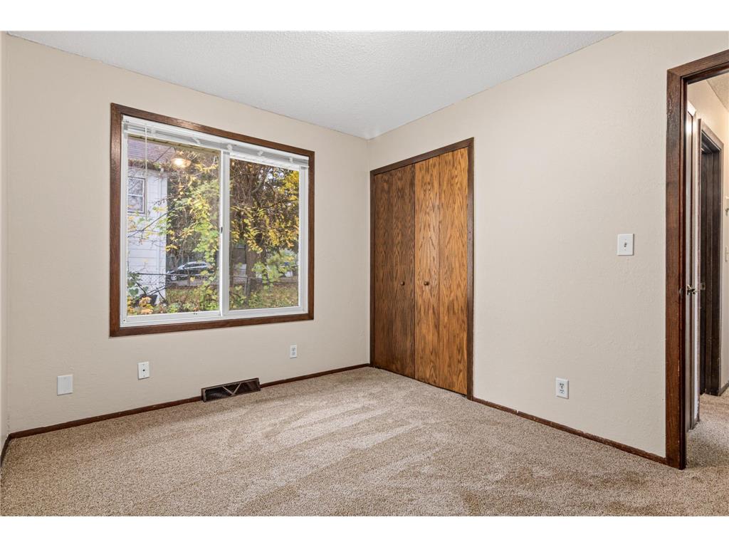 753 / 755 Robert Street S Saint Paul MN 55107 6808014 image10