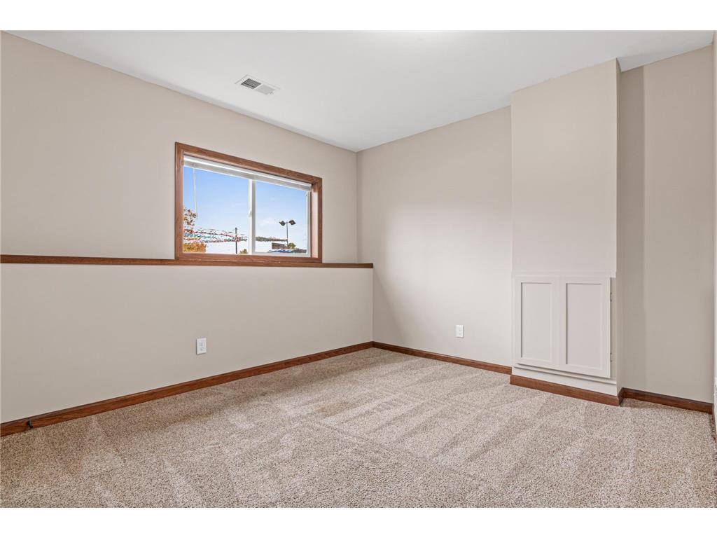 753 / 755 Robert Street S Saint Paul MN 55107 6808014 image16