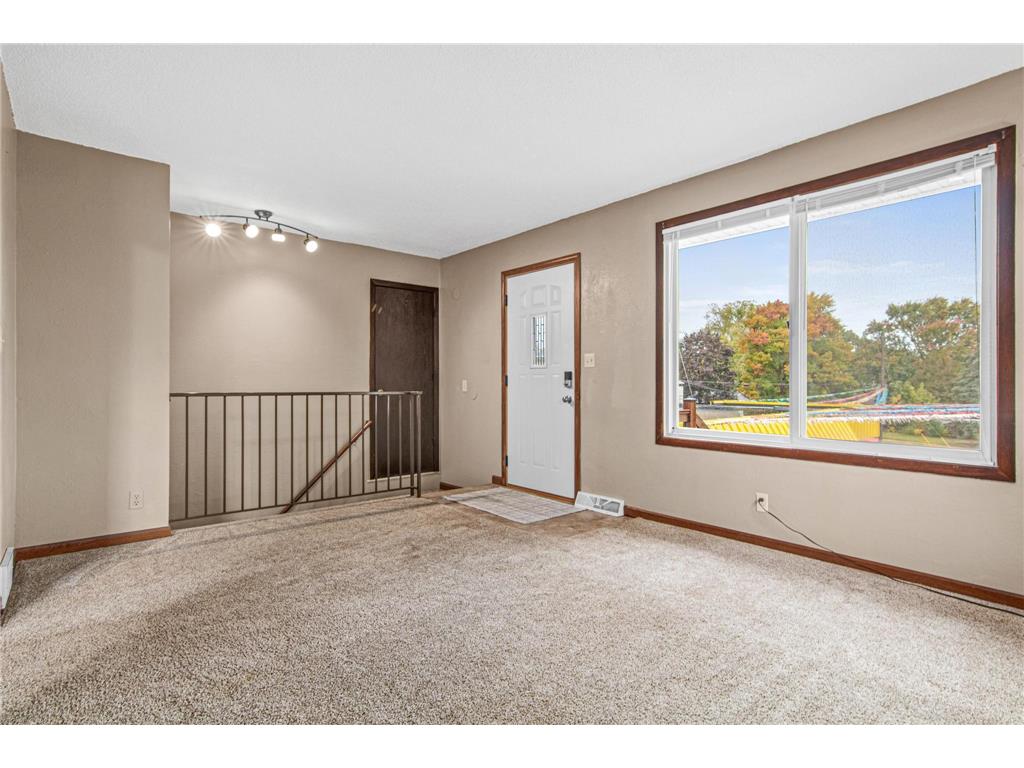 753 / 755 Robert Street S Saint Paul MN 55107 6808014 image3