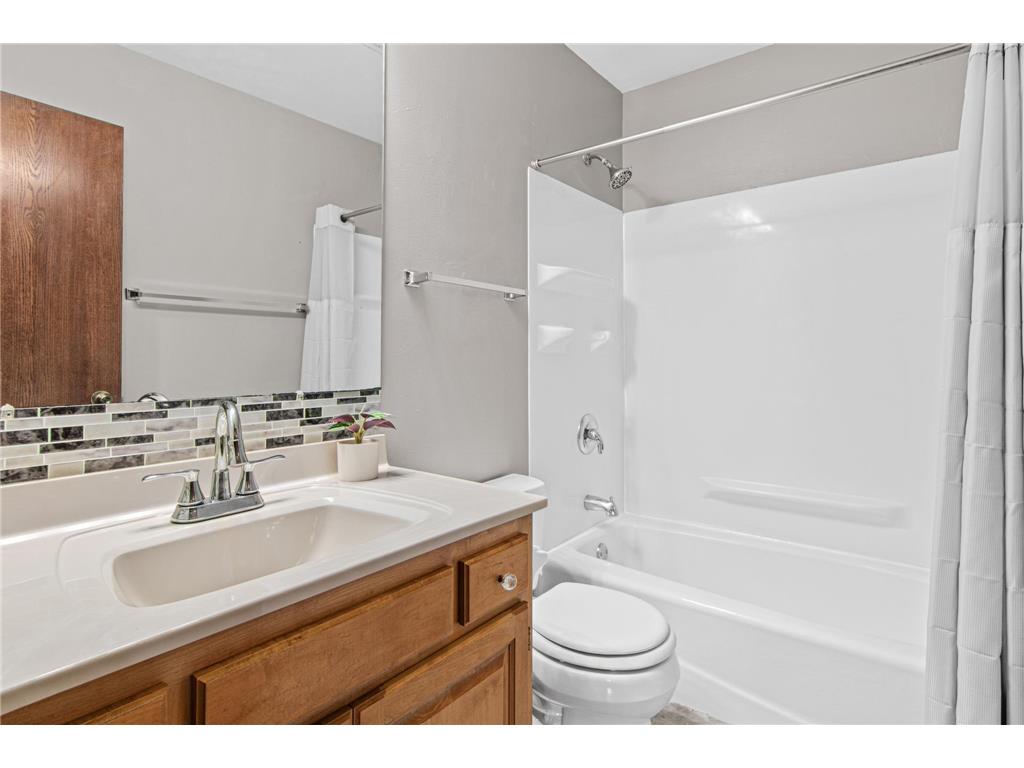 753 / 755 Robert Street S Saint Paul MN 55107 6808014 image33