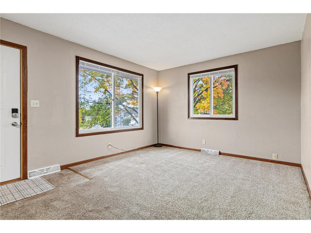 753 / 755 Robert Street S Saint Paul MN 55107 6808014 image4