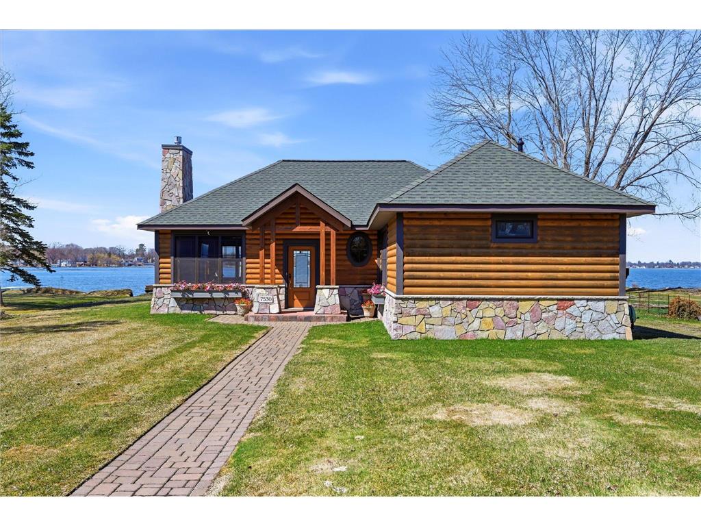 7530 N Shore Circle N Forest Lake MN 55025 - Forest 7053395 image1