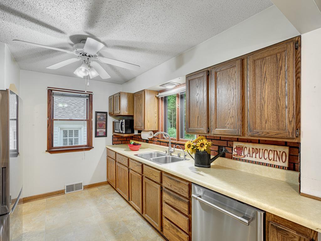 7538 Spring Lake Road Mounds View MN 55112 7090307 image7
