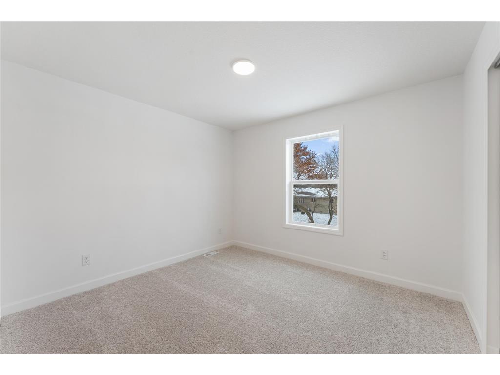 7538 Upper 42nd Street N Oakdale MN 55128 7029696 image12