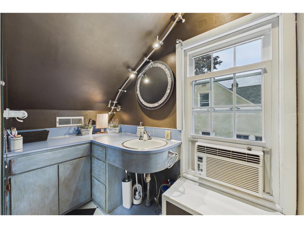 755 Iowa Avenue W Saint Paul MN 55117 7078569 image12