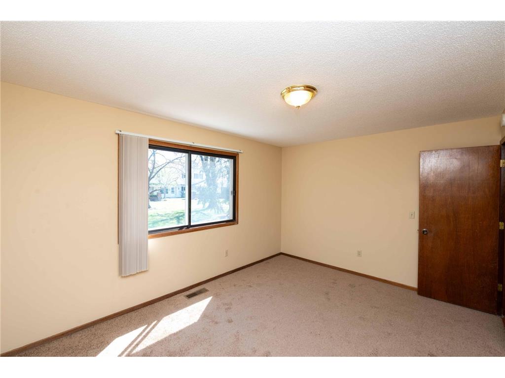 7552 15th Street Lane N Oakdale MN 55128 7060367 image11
