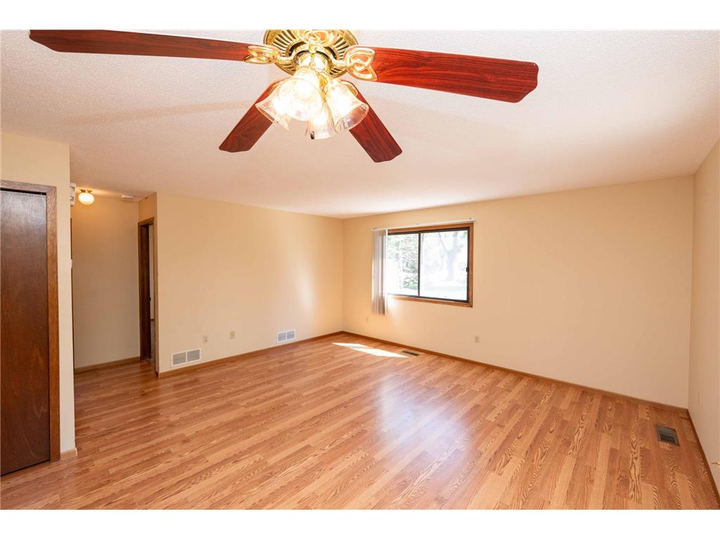 7552 15th Street Lane N Oakdale MN 55128 7060367 image33