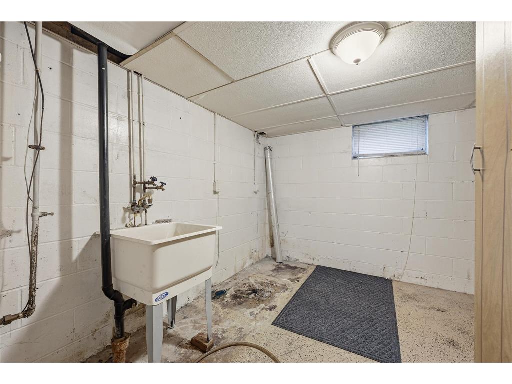 7556 Major Avenue N Brooklyn Park MN 55443 7090921 image38