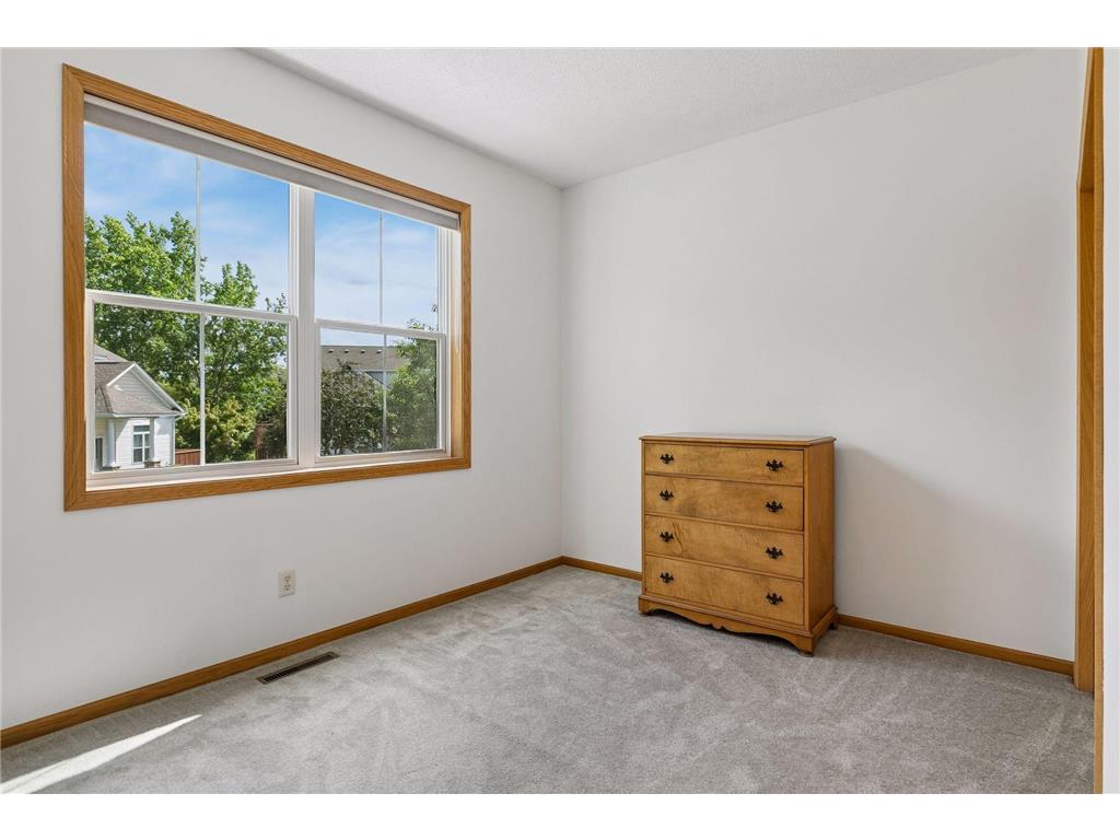7558 5th Street N Oakdale MN 55128 7095440 image20