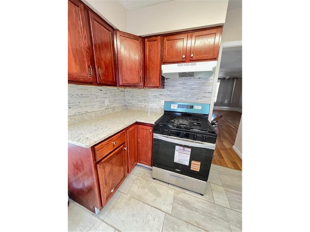 757 Minnehaha Avenue W Saint Paul MN 55104 7074921 image4